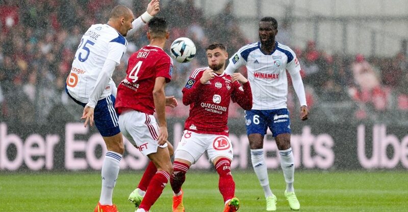 Soi kèo trận đấu giữa Brest vs Strasbourg lúc 2h30 ngày 8/12/2023 –  Ligue 1